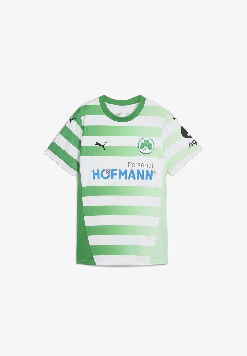 Camiseta de fútbol a rayas verdes y blancas con cuello redondo, mangas cortas, logo de Puma y texto de patrocinio en el frontal.