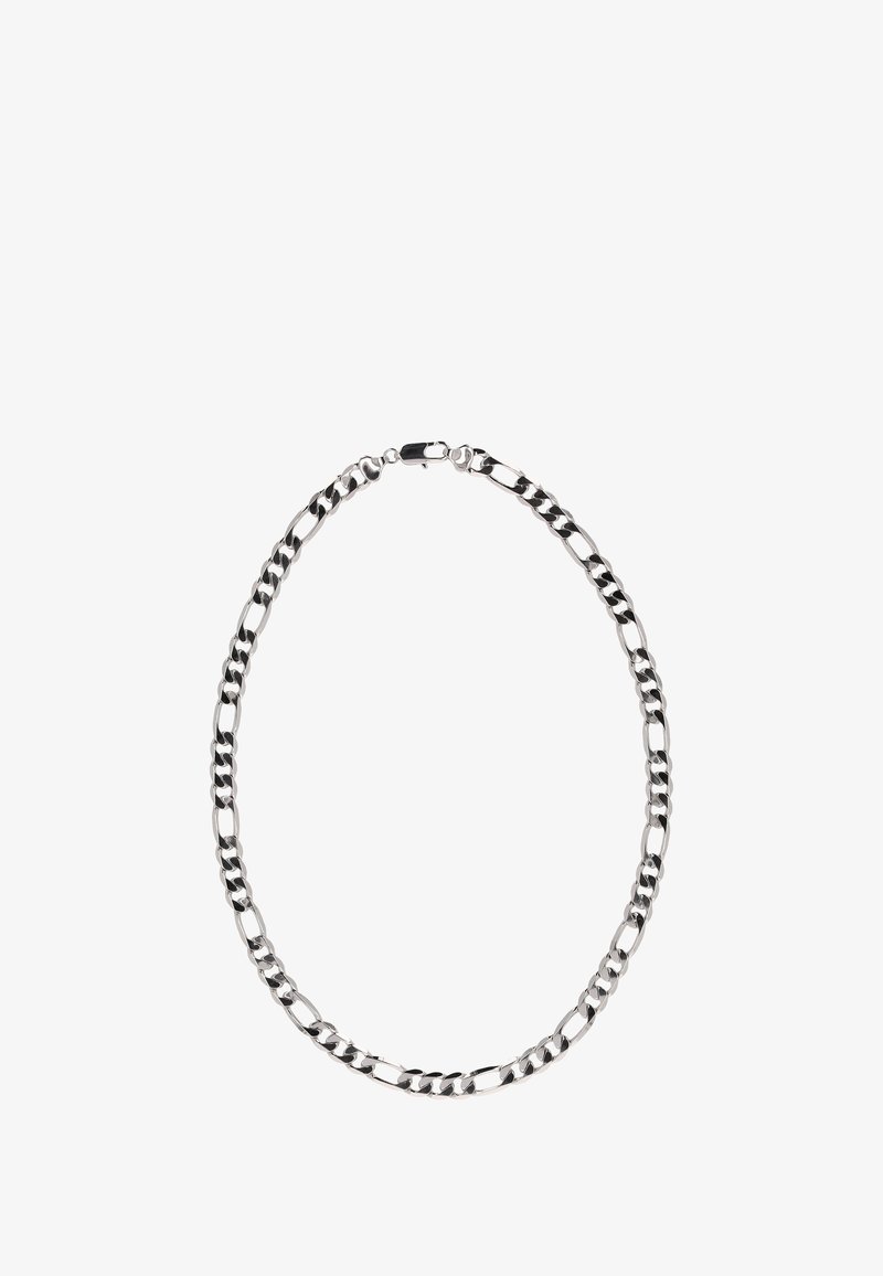 Sølv kædehalssmykke med sammenflettede led, der har en poleret overflade og en sikker lås. Leddene varierer i form og størrelse, hvilket skaber et struktureret udseende.
