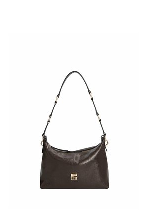 Dunkelbraune Lederhandtasche mit kurzem, verstellbarem Schulterriemen und kleinem quadratischem goldbesetztem Emblem vorne, Reißverschluss oben.