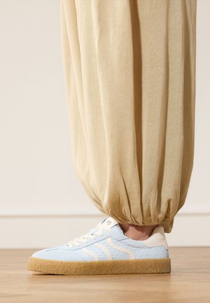 Manfield, Sneakers basse - blau