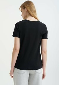 Greenpoint - T-shirt z nadrukiem