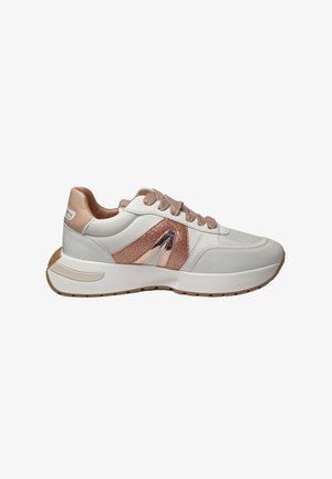 Witte sportschoen met een glad leren bovenwerk, rosé gouden glitteraccenten en een gevoerde zool. Voorzien van gestructureerde panelen en bijpassende veters.