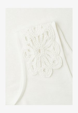 Street One Studio, TOP WITH V-NECK AND LACE DETAIL - Top - off white