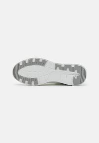 Thumbnail Image 5