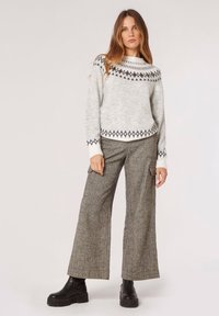 Apricot FAIR ISLE GEM EMBELLISHED  - Trui - grey