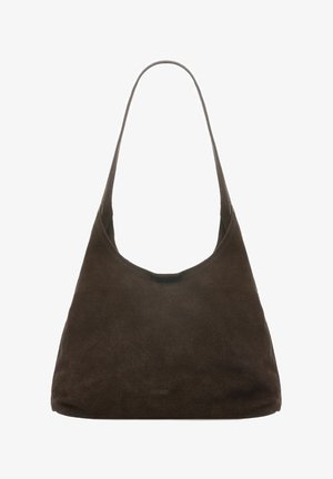 Ciemnobrązowa torba na ramię z zamszu z pojedynczym paskiem i prostym, nieozdobionym wzorem na białym tle.