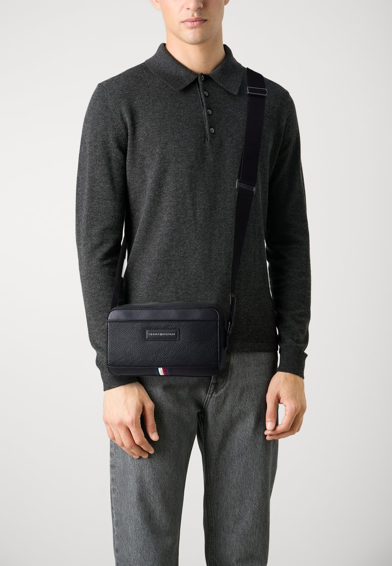 Tommy Hilfiger BUSINESS REPORTER - Τσάντα χιαστί - black