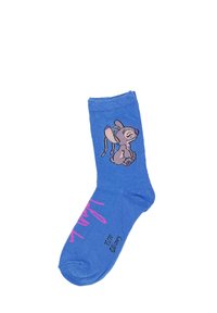 Blauwe sok met een illustratie van een cartoonfiguur in grijs met roze accenten. De sok heeft een ronde teen en een elastische rand.