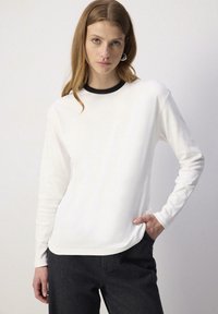 Longsleeve - ekru
