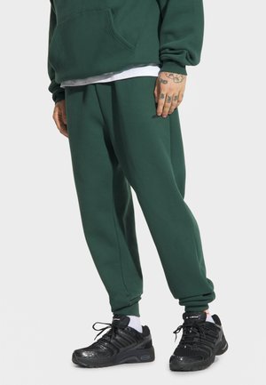 - Spodnie treningowe