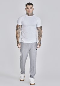 SIKSILK SMART  - Camiseta básica - white
