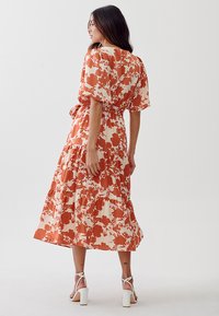 TUSSAH LOUISA MIDI  - Kasdienė suknelė - shadow floral