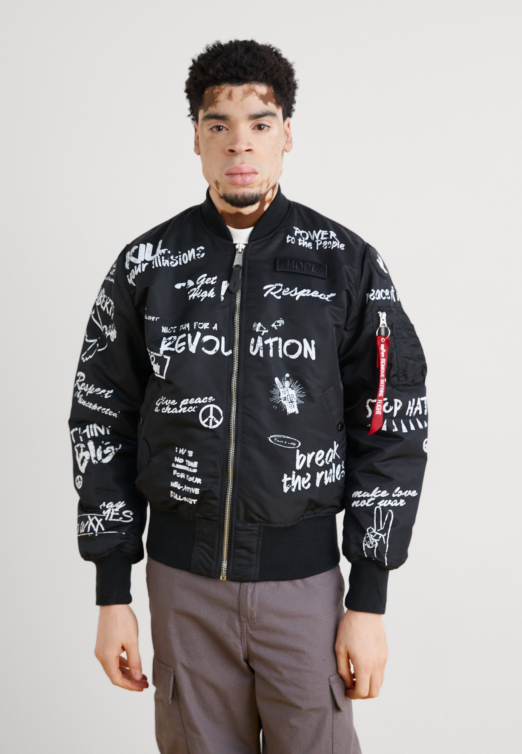 ジャケット・アウター ALPHA INDUSTRIES embroiled nyron blouson ALPHA INDUSTRIES embroiled nyron blouson