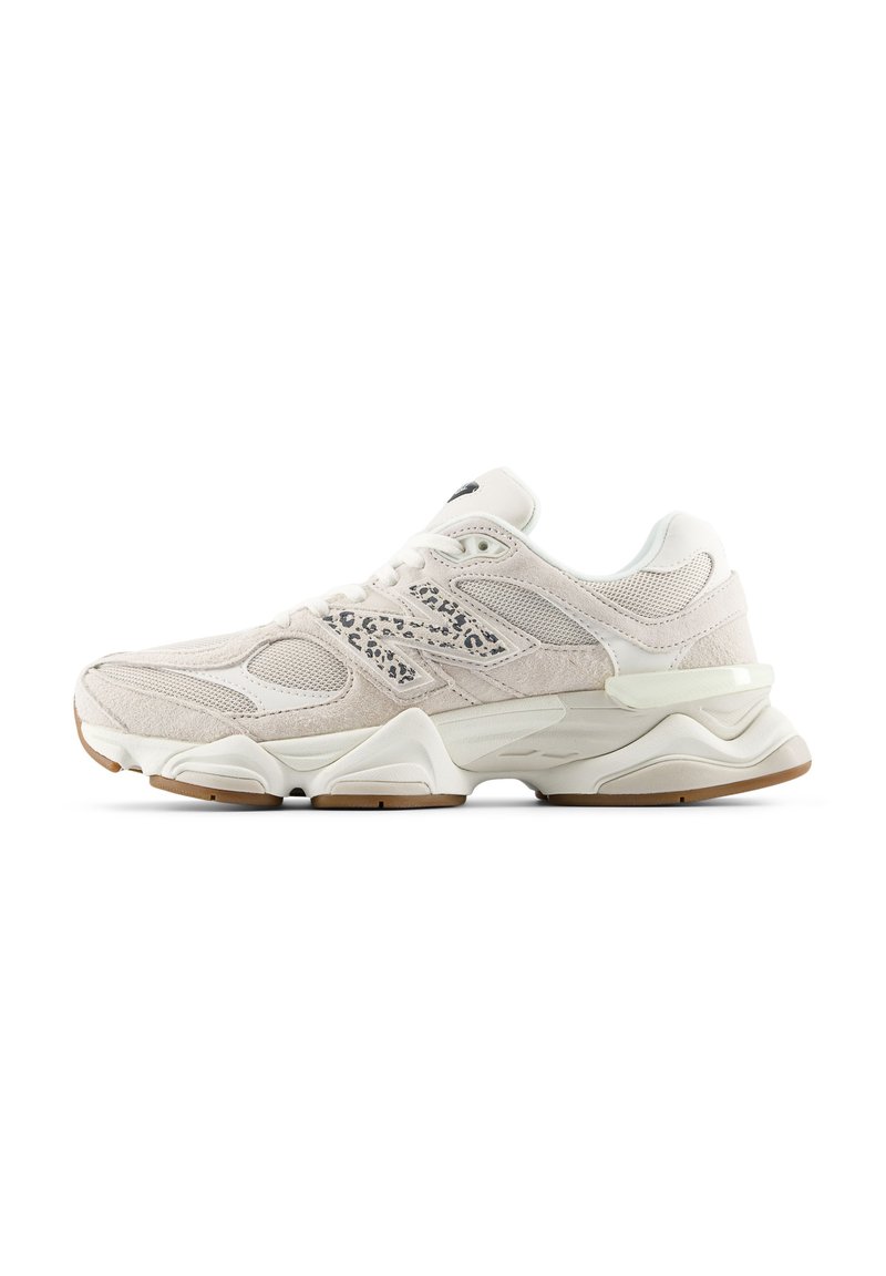 U9060 moonbeam / sea salt / black asp/grey