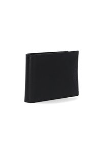 Czarny skórzany portfel składany na pół o gładkiej fakturze, lekko zaokrąglonych krawędziach oraz subtelnym wytłoczeniu logo w dolnym prawym rogu.