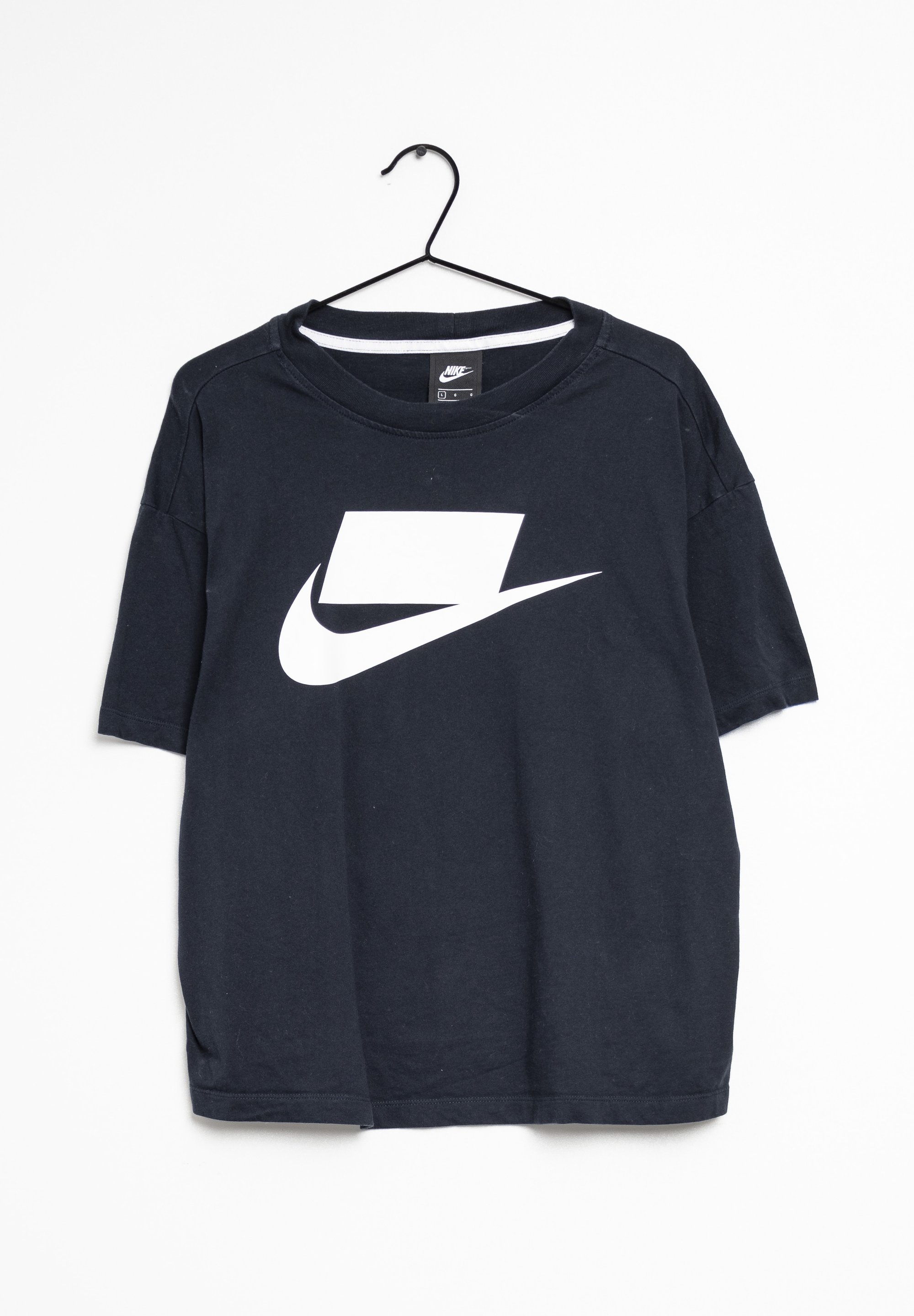 nike central logo t shirt