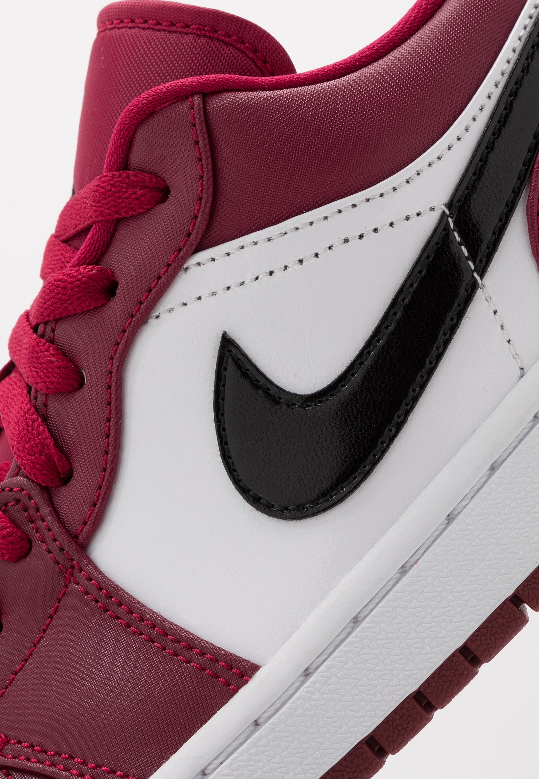 Jordan Air Jordan Low Sneakers Noble Red Black White 604 Morkerod Zalando Dk Jordan Air Jordan Low Sneakers Noble Red Black White 604 Morkerod Zalando Dk