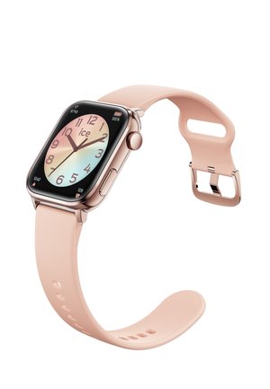 Smartwatch met een vierkant zwart scherm, zachte roze siliconen band en roségouden accenten. Toont een kleurrijke wijzerplaat met cijfers en batterijduur.