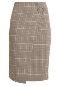 Jupe crayon à carreaux brun avec un design enroulé, une fente latérale et un accent métallique circulaire. Fabriquée en tissu texturé avec des lignes beige et marron foncé.