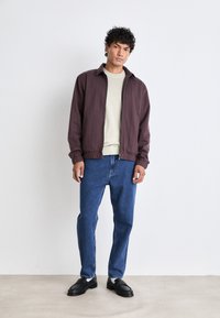 BOSS BOSS X PORSCHE - Bomber Jacket - open red