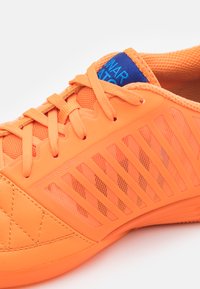 Nike Performance LUNAR GATO - Dvoranske nogometne kopačke - bright mandarin