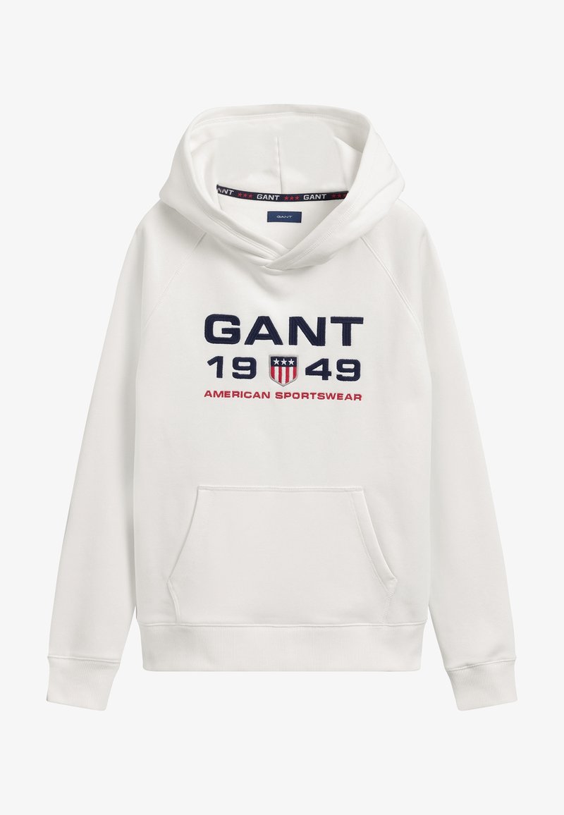Biała bluza z kapturem, z dużym granatowym haftem "GANT 1949" oraz "AMERICAN SPORTSWEAR." Zawiera przednią kieszeń typu kangur.