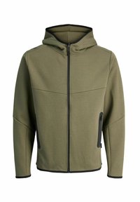 Giacca con cappuccio in tessuto verde oliva, dotata di una zip lungo tutta la lunghezza, tasche laterali con zip e finiture nere lungo i bordi e le tasche.