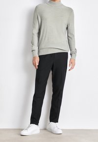 BOSS Stickad tröja - grey