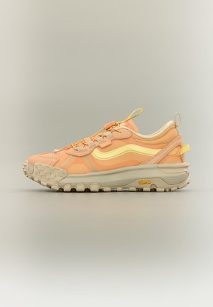 Vans, CROSSPATH XC - Sneaker low - apricot glow