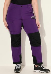 Ulla Popken HYPRAR MULTIFUNCTIONAL DURABLE INSET TREKKING - Housut - dark plum