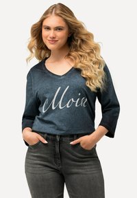 Ulla Popken COL EN V ET MANCHES 3/4 SALUT TEINTURE À FROID COLD DYED
 - Maglietta a manica lunga - dark gray