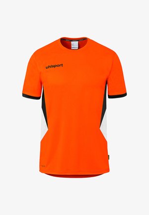 Helles orangefarbenes Sport-T-Shirt mit kurzen Ärmeln, schwarzen und weißen Seitenpaneelen, schwarzem Ärmelsaum und "uhlsport"-Logo auf der Brust.