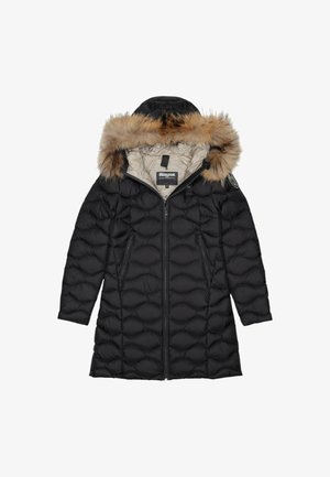 Zwarte pufferjas met een capuchon van bont. Beschikt over een gewatteerd ontwerp, een rits aan de voorkant en twee ritssluitingen. Het buitenmateriaal is glad.