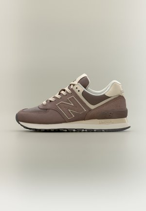 New Balance, Маратонки - rust