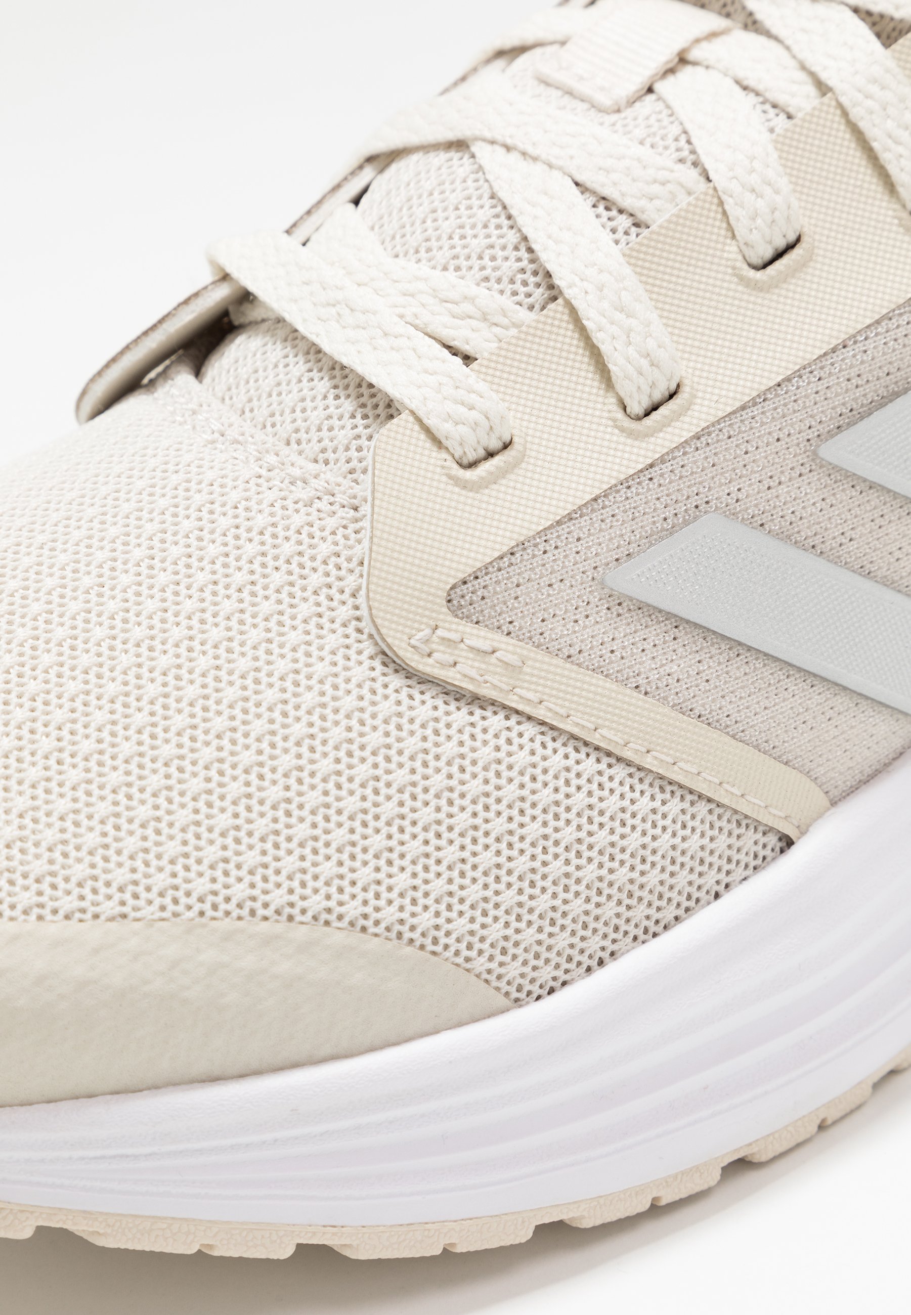 GALAXY Neutrala löparskor aluminasilver metallicfootwear white GALAXY Neutrala löparskor aluminasilver metallicfootwear white