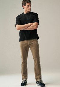 Next 5 POCKET STRAIGHT TROUSERS REGULAR FIT - Nohavice - stone