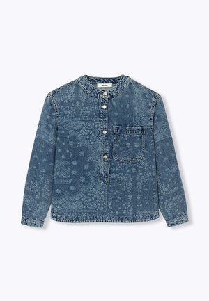 Chemise en denim à manches longues avec des motifs paisley et floraux subtils, col rond, patte de boutonnage à l'avant et une poche poitrine sur le côté gauche.