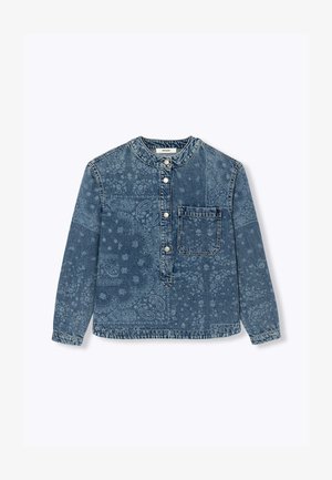 Chemise en denim à manches longues avec des motifs paisley et floraux subtils, col rond, patte de boutonnage à l'avant et une poche poitrine sur le côté gauche.