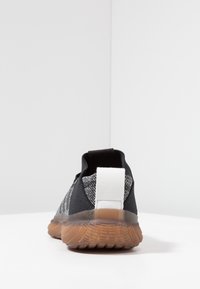 adidas Performance Silniční běžecké boty - black