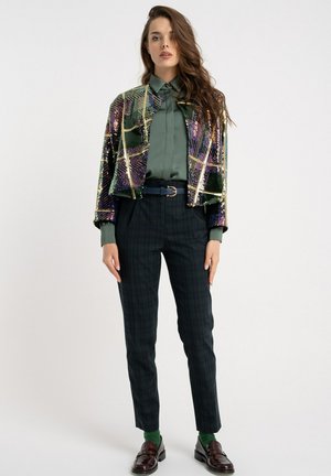 - Kurtka przejściowa