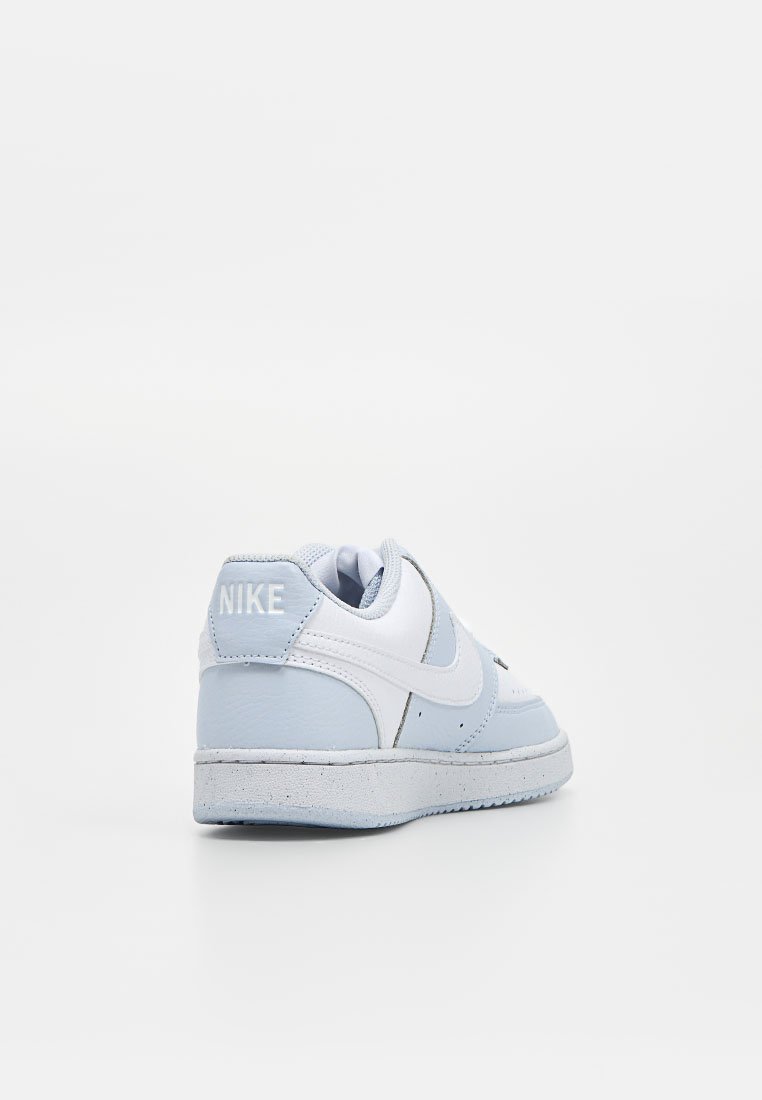 COURT VISION LO