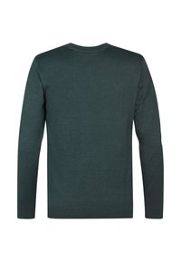 Suéter de color verde oscuro, de manga larga y con cuello redondo. Fabricado con material suave, presenta una textura lisa y puños y dobladillo acanalados.