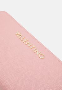 Valentino Bags DIVINA - Carteira - rosa