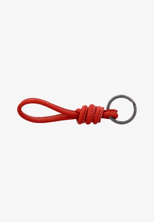 Roter Leder-Schlüsselanhänger mit genähten Kanten, befestigt an einem runden Metall-Schlüsselring auf weißem Hintergrund.