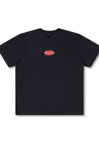 Tricou din bumbac negru cu o croială relaxată, mâneci scurte și un logo oval roșu imprimat pe piept. Textură netedă, tiv drept.