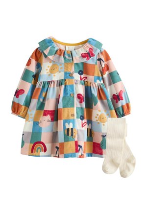 Abito di cotone colorato con colletto arricciato, caratterizzato da un design a patchwork con sole, farfalle e animali. Inclusi collant bianchi a coste.