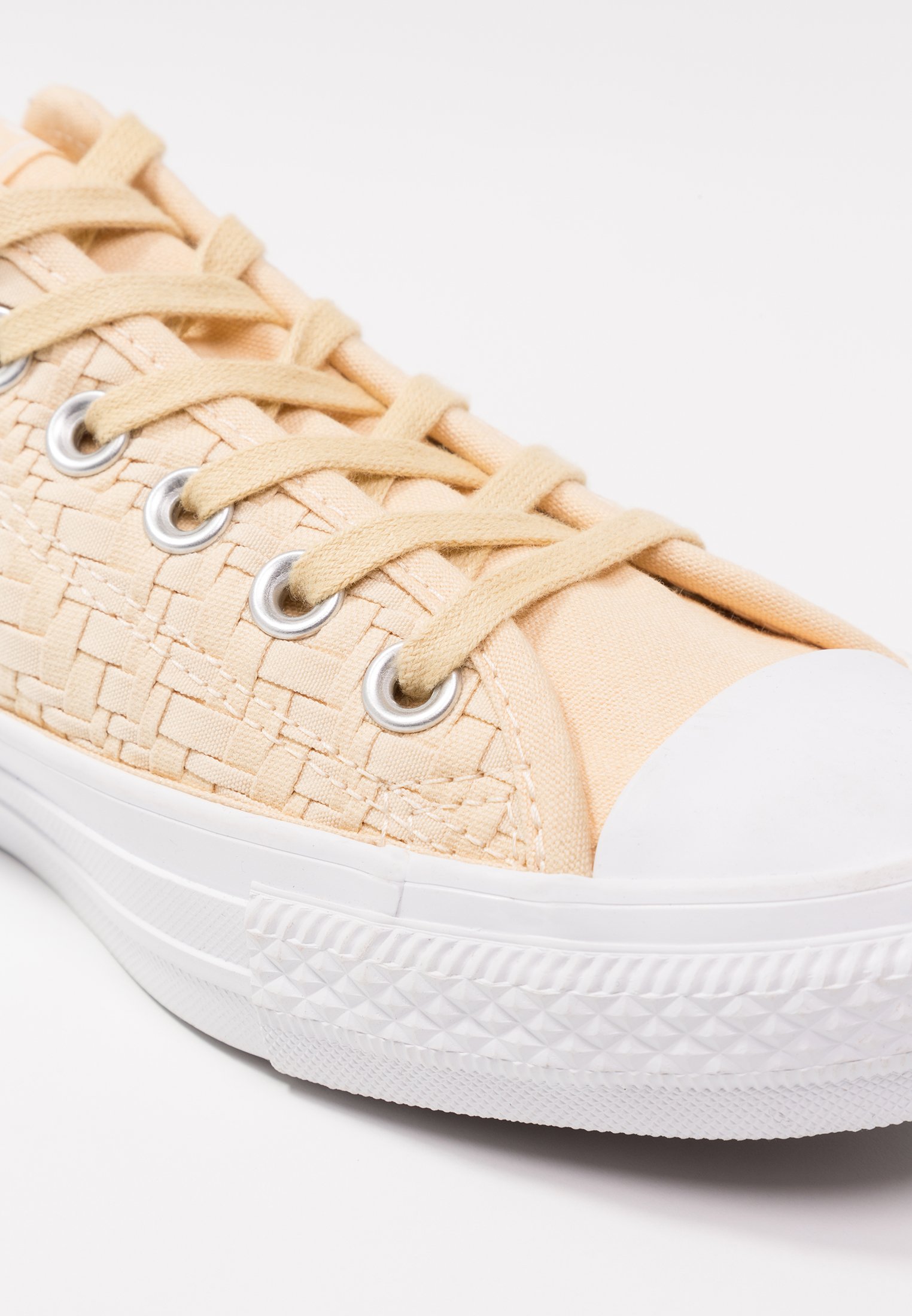 converse pale vanilla