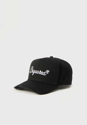 Svart baseballcaps i stoff med buet skygge, med hvit brodert "Dsquared²"-tekst på forsiden.