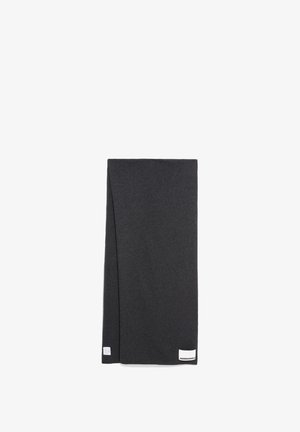 Écharpe gris foncé en tissu doux, de forme rectangulaire, texture lisse, avec une petite étiquette de logo dans le coin.