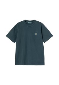 T-shirt en coton de couleur bleu sarcelle foncé avec un col rond. Il présente des manches courtes et un petit patch logo carré sur le côté gauche de la poitrine.